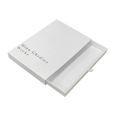 সাদা ছোট উপহার প্যাকেজিং বাক্স