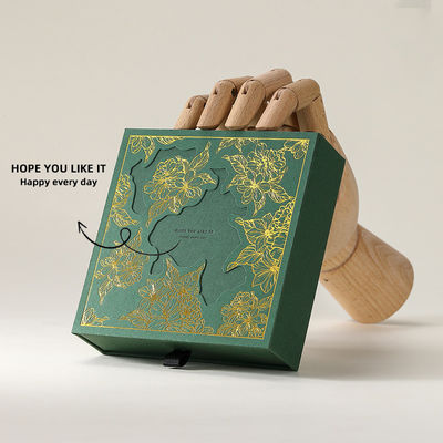 কারখানার কাস্টম 9 * 9 সেমি বর্গাকার কাগজ কানের দুল নেকলেস চৌম্বকীয় গয়না উপহার জন্য হোল প্যাকেজিং বক্স