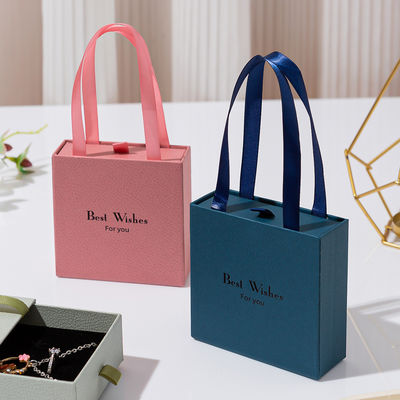 বিলাসবহুল কাস্টম প্রিন্ট করা ক্রাফট কাগজ গয়না বাক্স কানের দুল এবং নেকলেস জন্য পুনর্ব্যবহারযোগ্য কাগজ রিং বাক্স পরিবেশ বান্ধব উপহার প্যাকেজিং মহিলাদের জন্য