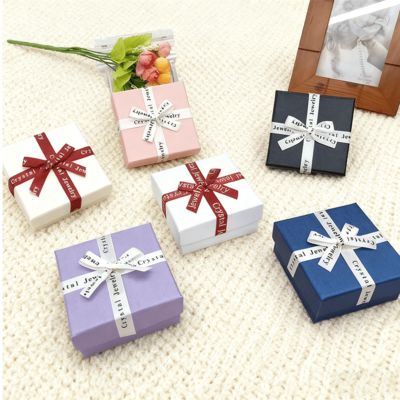 কাস্টম জুয়েলারী প্যাকেজিং ইংরেজি বো-রিবন স্বর্গ পৃথিবী বর্গক্ষেত্র বাক্স কানের দুল আংটি বক্সের জন্য মার্জিত কার্টন কভার