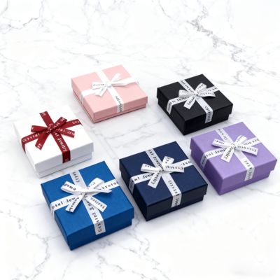 কাস্টম জুয়েলারী প্যাকেজিং ইংরেজি বো-রিবন স্বর্গ পৃথিবী বর্গক্ষেত্র বাক্স কানের দুল আংটি বক্সের জন্য মার্জিত কার্টন কভার