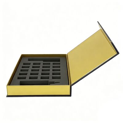 বিলাসবহুল প্রিমিয়াম ম্যাগনেটিক ক্লোজার ফ্লিপ টপ শক্ত কার্ডবোর্ড প্যাকেজ বক্স, প্রসাধনী সামগ্রীর জন্য ম্যাট পেপার উপহারের বাক্স