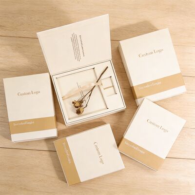 ক্রীড়া কার্ডের জন্য কাস্টম লোগো ফ্যাশন ইভা শক্ত কার্ডবোর্ড ম্যাগনেটিক উপহার প্যাকেজিং বক্স