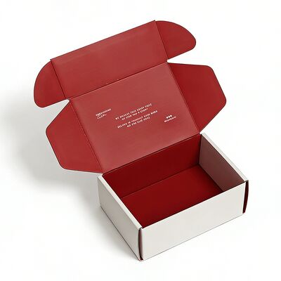 লোগো সহ পোশাক শিপিং এবং প্যাকেজিংয়ের জন্য কাস্টম সাদা কার্ডবোর্ড ভাঁজযোগ্য এবং পুনর্ব্যবহৃত বাক্স